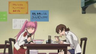 桜の花の満開の下
